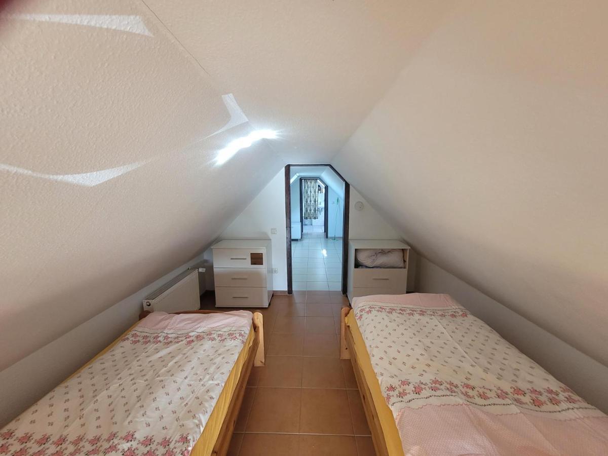 Ferienwohnung Schmidt Neu Sallenthin Exterior foto